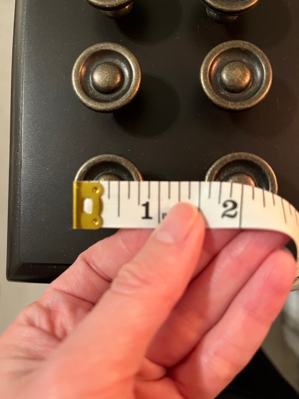 8 small drawer pulls - Picture 2 of 3